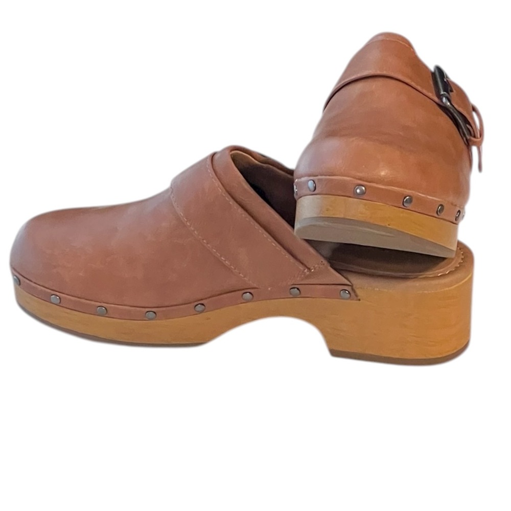 Universal Thread‎ Tan Brown Leather Clogs Women's Size 9 Block Heel Buckle Mules - Picture 2 of 12